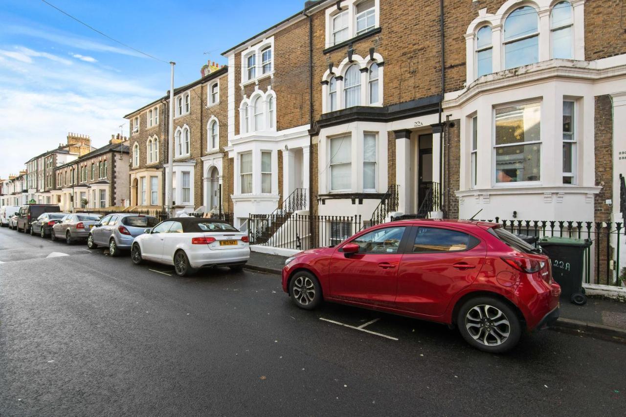 The Roost Group - Stylish Apartments Gravesend Exterior foto