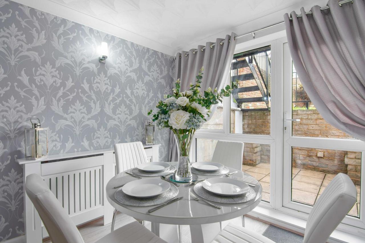 The Roost Group - Stylish Apartments Gravesend Exterior foto